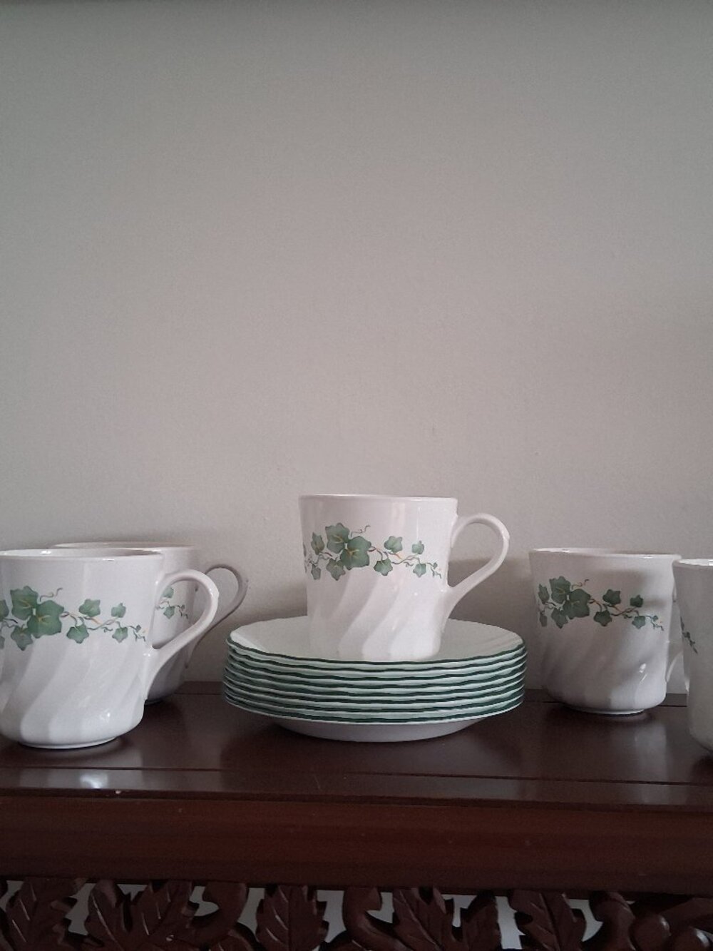 Corelle by: Corning